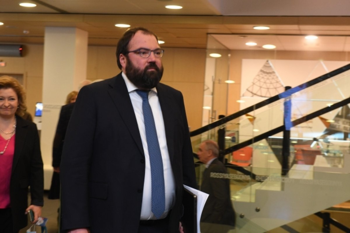    Минцифры хочет разрешить загружать приложения на IPhone не из App Store