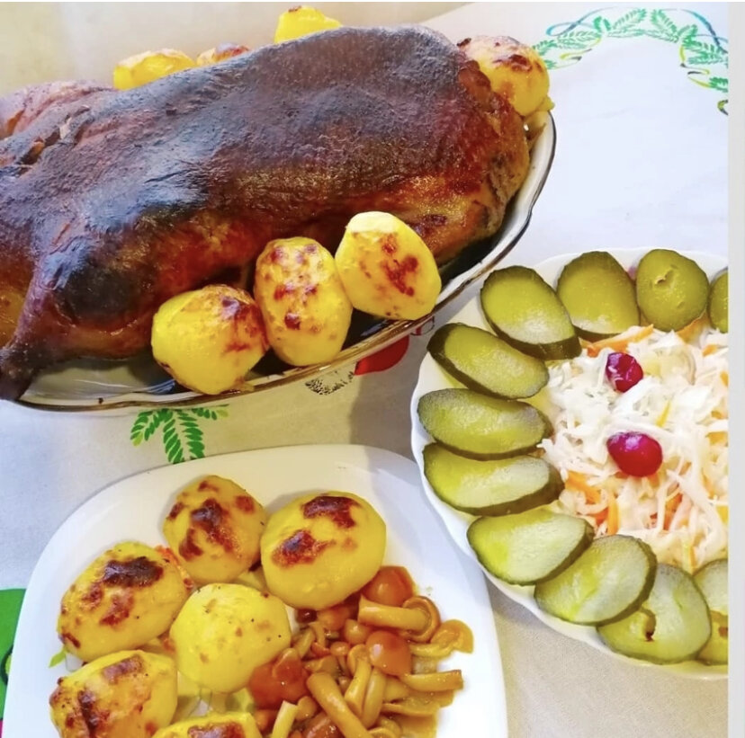 Фото из архива телефона