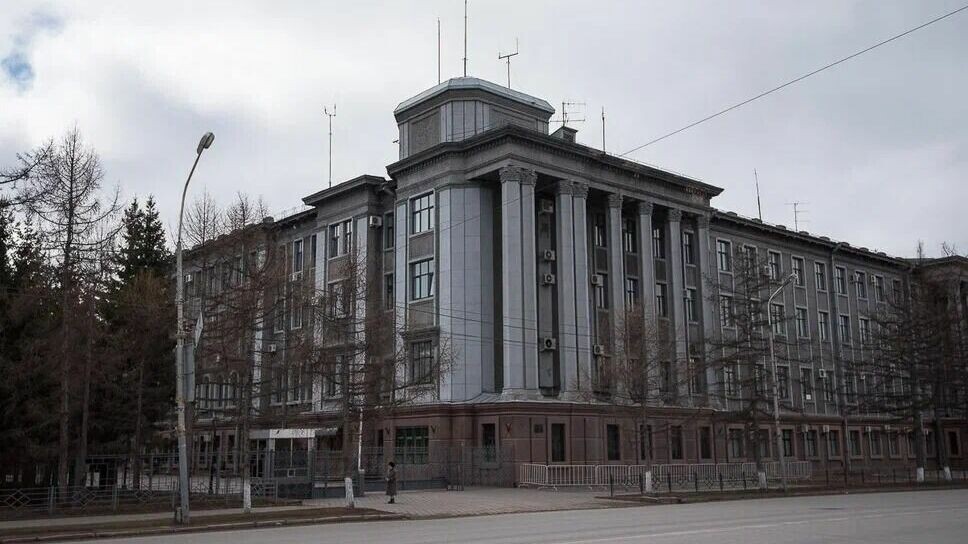     Привлекались как должностные лица, так и руководители.