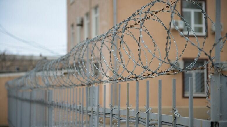     Вскрылась афера при поставке в исправительную колонию запчастей для мукомольного оборудования. Директор коммерческой организации во Фроловском районе Волгоградской области подозревается в мошенничестве.