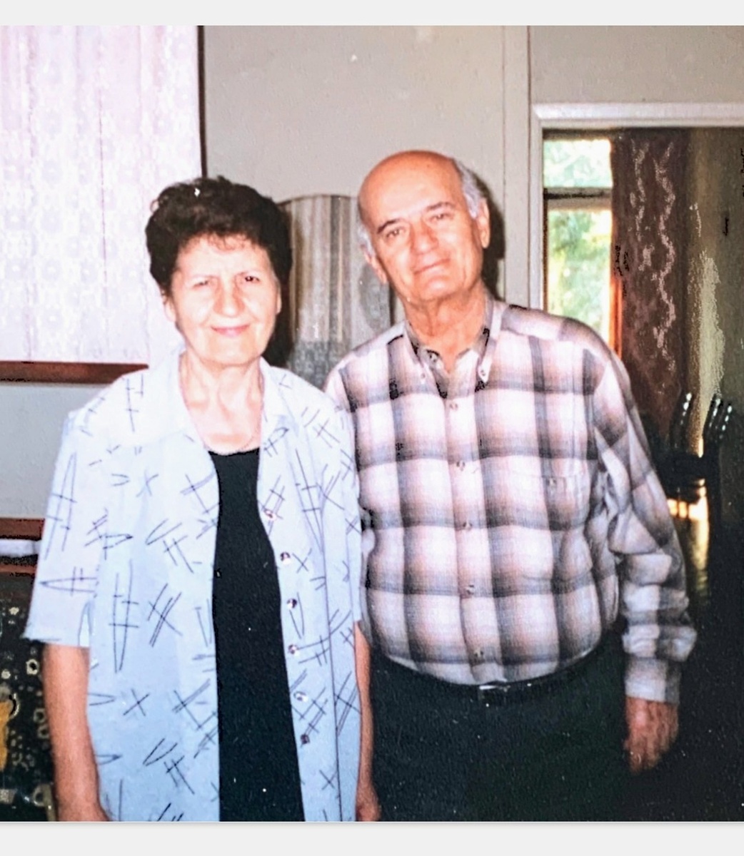 Ереван. Хачатрян Офелия Мушеговна ученый-филолог и её супруг Агаронян Аркадий Геворкович ученый - герболог, агроном, Академик с/х наук. Фото из семейного архива 