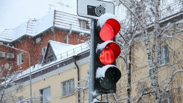     13 февраля в связи с плановыми работами на электросетях могут отключить светофорный объект на перекрестке улиц Дамбовской и Газораздатки, сообщается на сайте МКУ «Тюменьгортранс».
