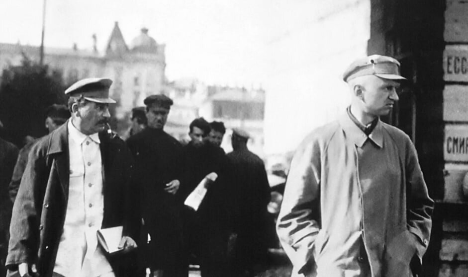 Сталин гуляет по москве