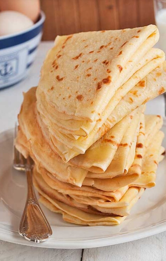 And the buttermilk pancakes are a continuous smooth surface, perfect, perfect. Unique pancakes - I have never seen smoother, thinner ones. These can only be made with buttermilk - and with this method, “custarded”. -5