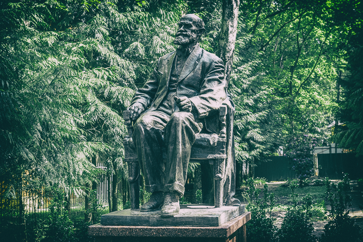Памятник в Светлогорске. 