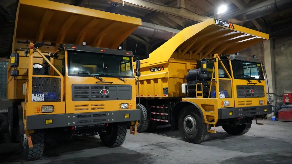 Самосвал MT96Н производства LGMG (Китай) предназначен для выполнения сложных карьерных работ. Фото: «Искитимцемент»
