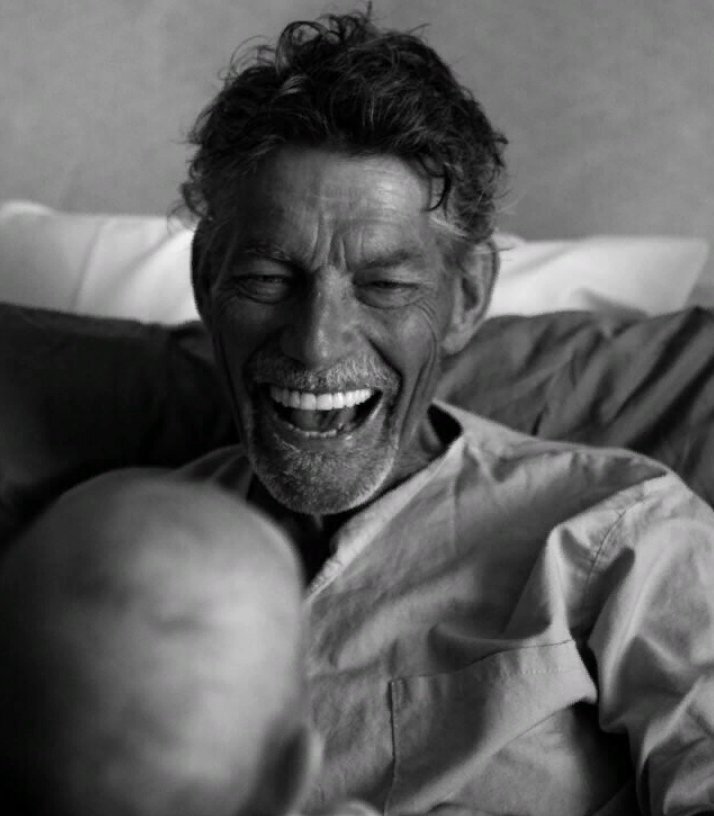 страшный отец. страшный отец. страшный отец. голландский фотограф эдриан соммелинг. страшный отец.