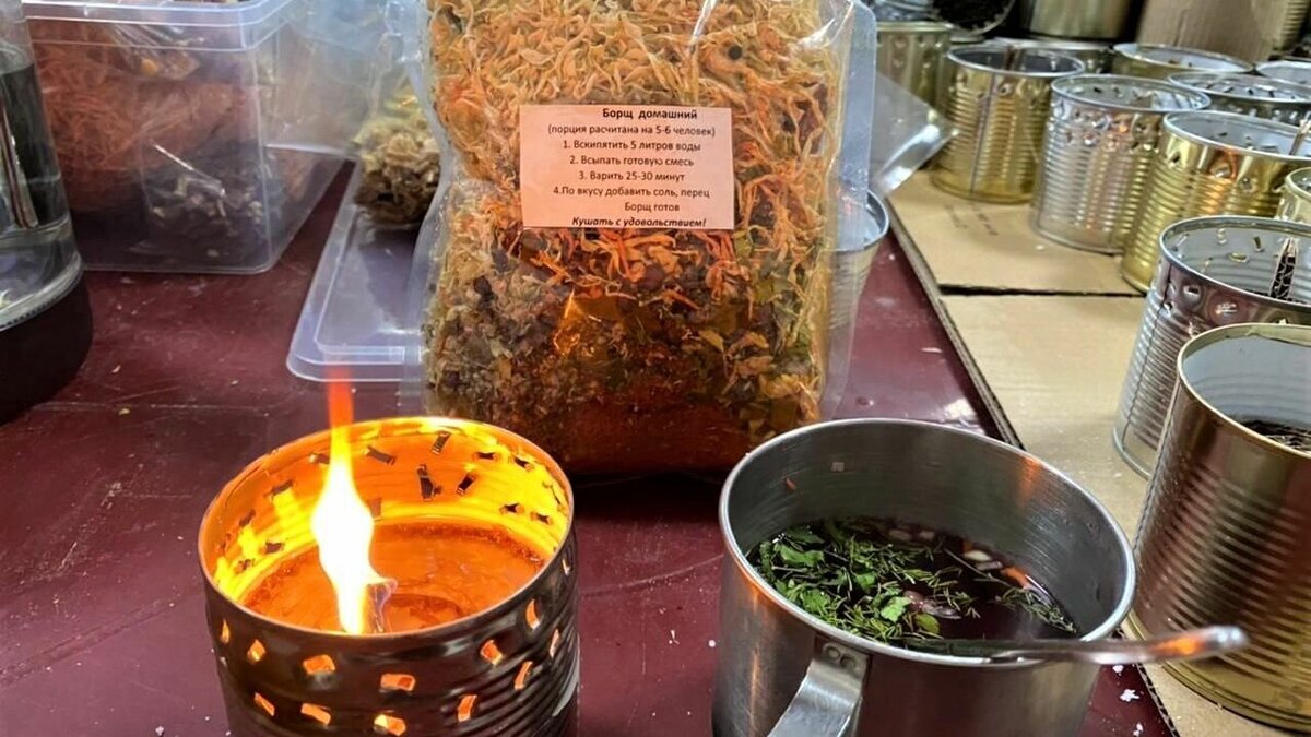     Сухие борщи, это задумка обычных домохозяек, которые позаимствовали идею в Краснодаре. Процесс изготовления не легкий, но идея зажгла многие сердца.