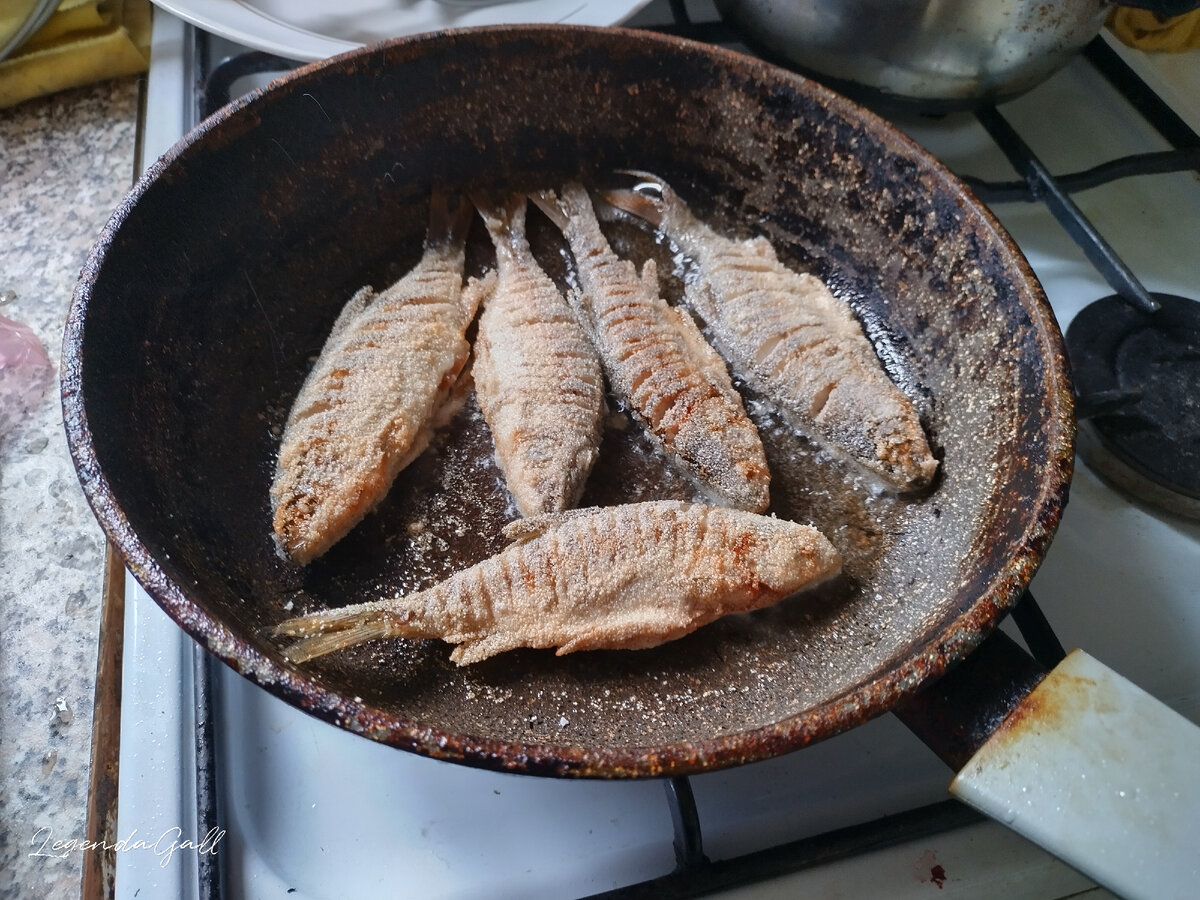 Она же с другой стороны.