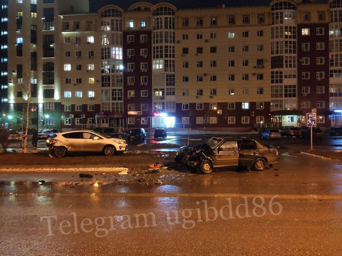    В Югре в автоаварии пострадал подросток