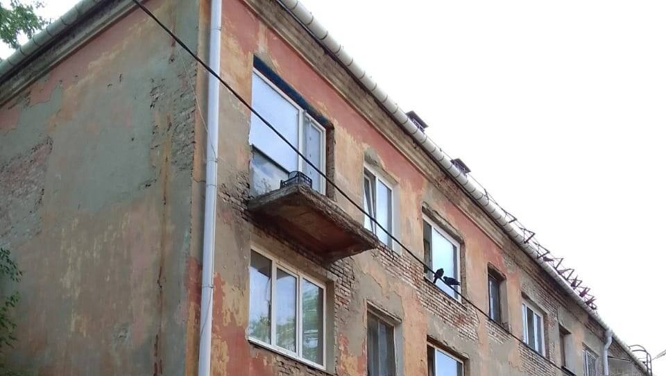     В ведомстве заявили, что за конструкцию несут ответственность собственники квартиры.