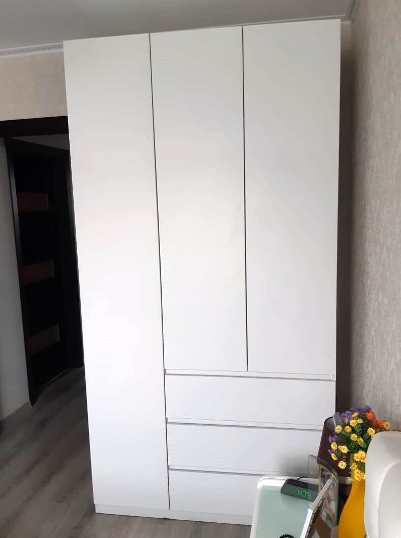 Шкаф без ручек
