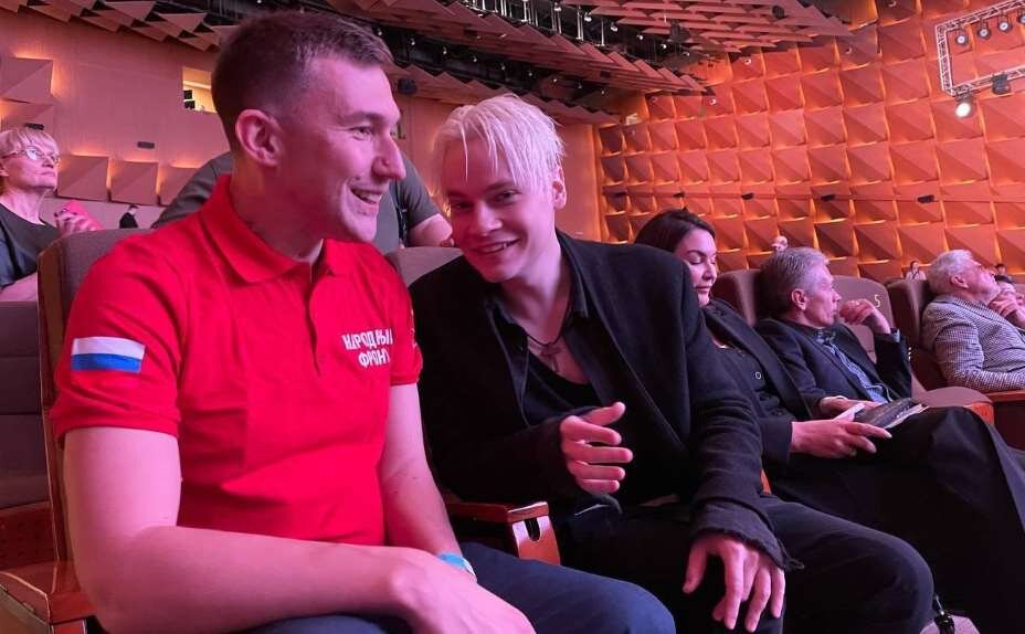    Гроссмейстер Сергей Карякин собрался сыграть в шахматы с певцом Шаманом. Фото: Соцсети Сергея Карякина