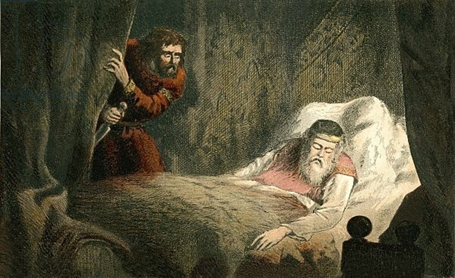 Макбет крадется, что бы убить собственного отца.