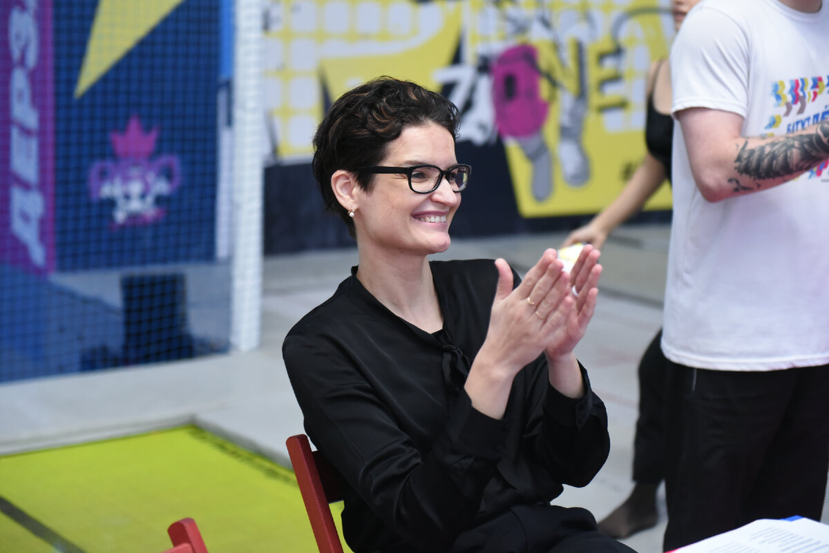 Работать в одиночестве или у всех на виду? - моя вечная дилемма!