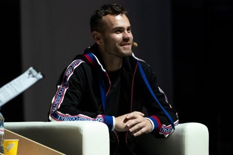 Вот так выглядит Акинфеев сейчас. (38 лет) Завершил карьеру