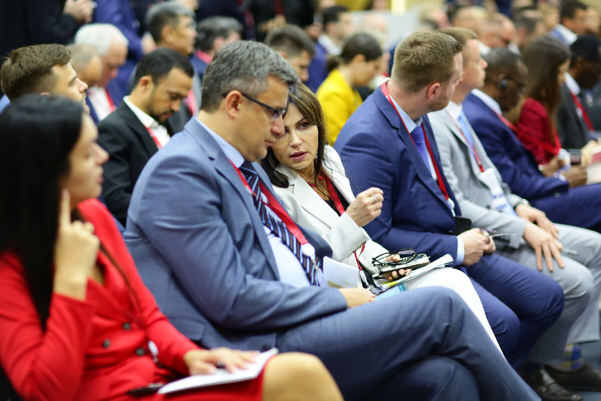 Заместитель председателя правительства Рязанской области Юлия Швакова и министр экономического развития Андрей Ворфоломеев