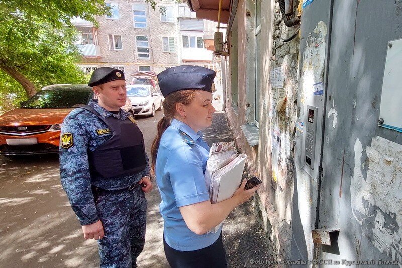 Платить приставам понемногу они