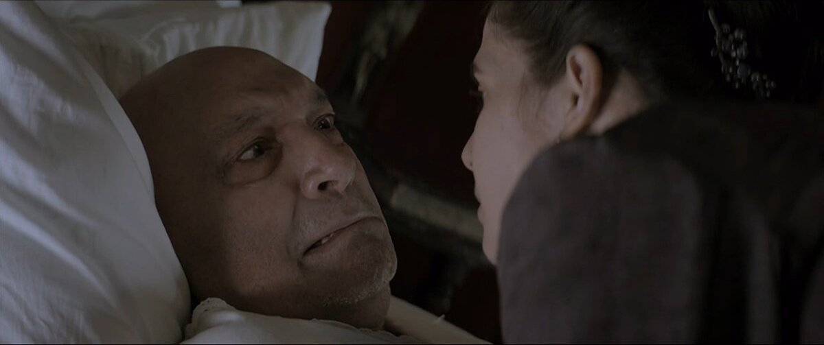 В реальности отец Салтыковой скончался в гораздо более раннем возрасте. В фильме он немолод уже в первых сценах, где показано детство Дарьи, да ещё и неизменчив по прошествии времени. Причём это касается не только его - дядья точно так же не изменяются в облике.