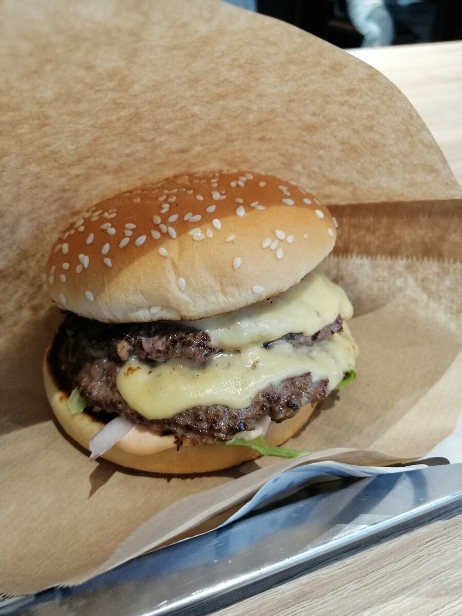 Между булок - Food Truck
