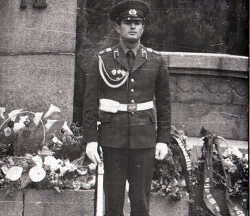 Возложение венков к памятнику Ленина. (фото из архива Умара Бабаева)