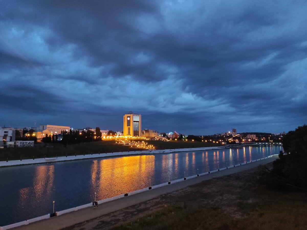 А вот и город, в котором я живу. Кто-нибудь узнал?)