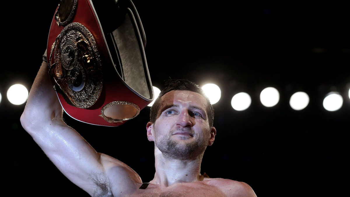 Экс - чемпион мира во второй средней весовой категории по версиям (WBC, IBF и WBA) - Карл Фроч