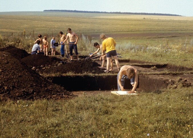 Раскопки на селище Монастырщино-5, 1988 г.