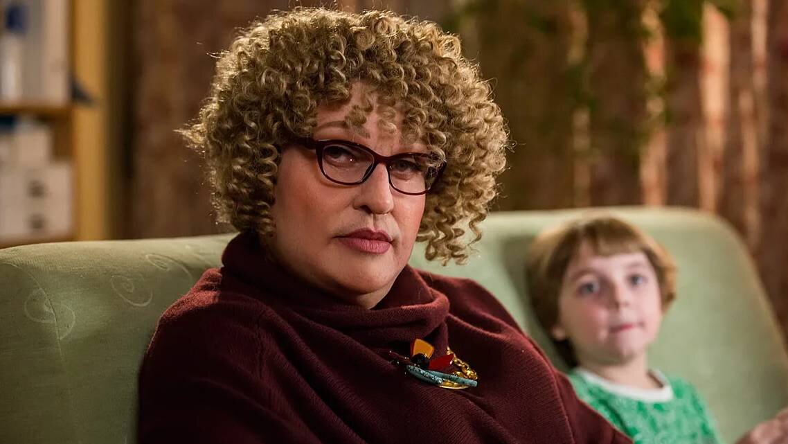 «Бабушка лёгкого поведения»