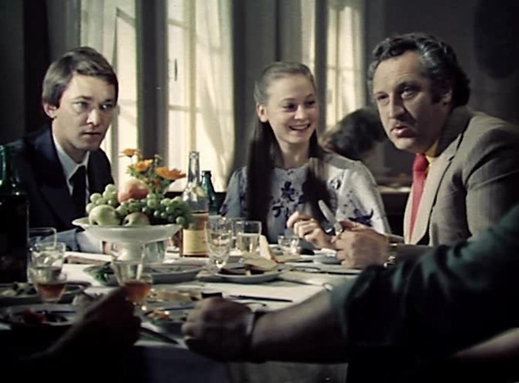Впервые замужем 1979. Впервые замужем фильм 1979. Впервые замужем фильм 1979 Валерий. Светлана Смирнова впервые замужем. Евгения Глушенко впервые замужем