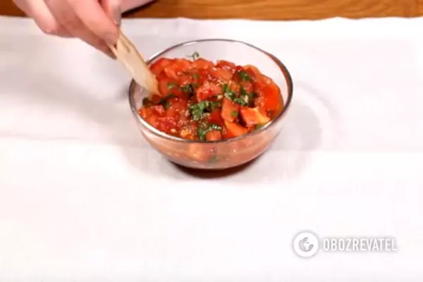 Вкусный соус сальса готов