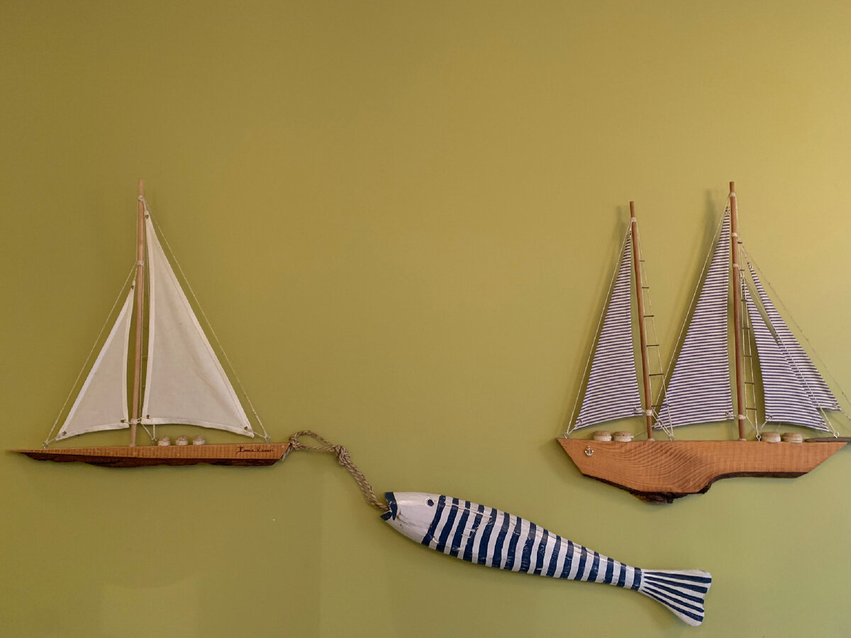 Морская тема, конечно, тут главная