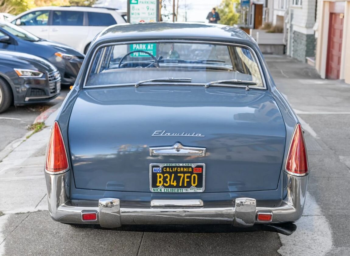 Lancia Flaminia авто