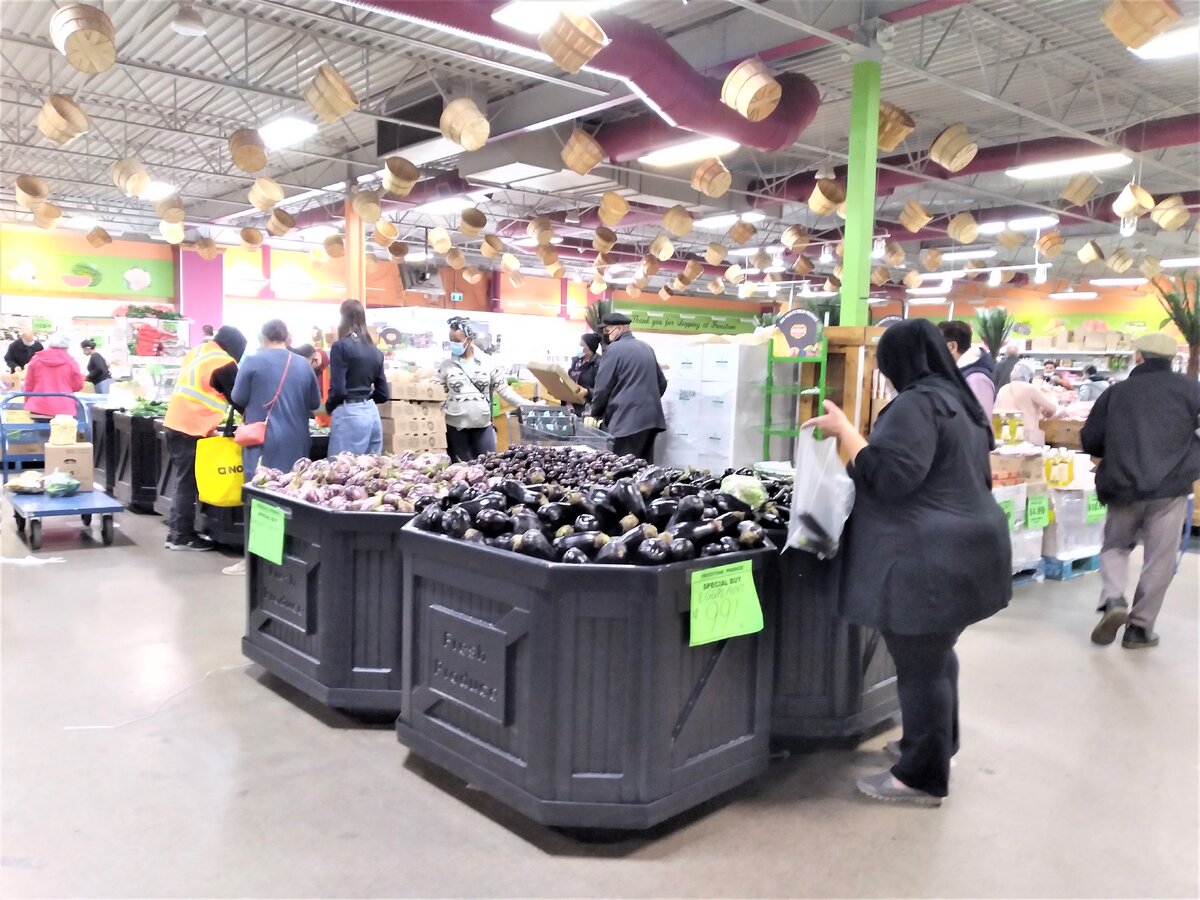 Дешевые баклажаны :) люблю не только я. 