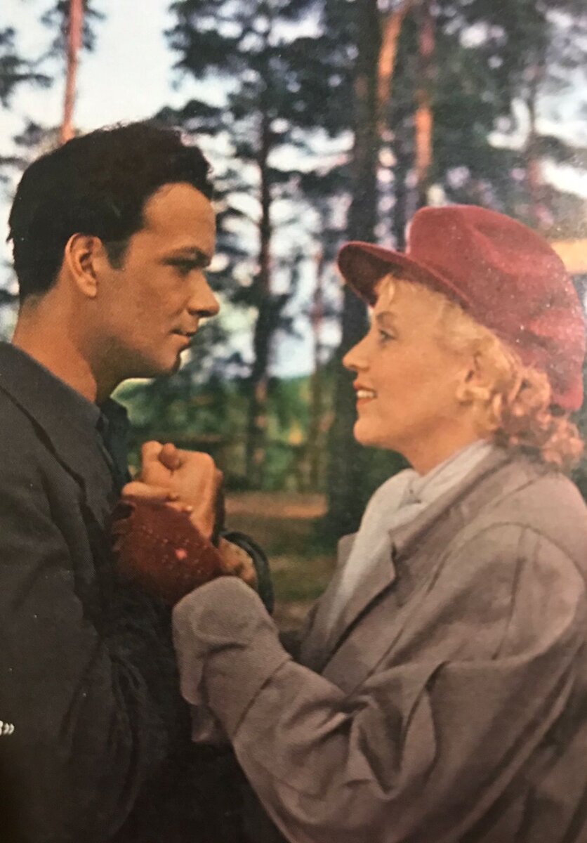 Кадр из фильма "Сказание о земле Сибирской"