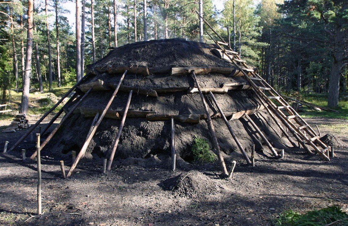 углежоги на урале. заводы для древесного угля. изготовление древесного угля. углежоги 18 век. древняя русь углежоги.