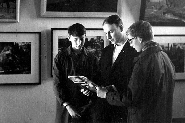 Ружо В. И. (по центру) с сыновьями