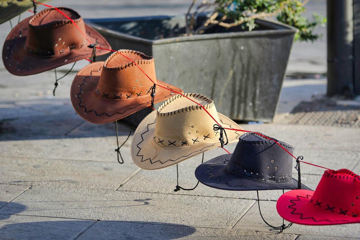 Где можно купить ковбойские шляпы и другую одежду ковбоев в США