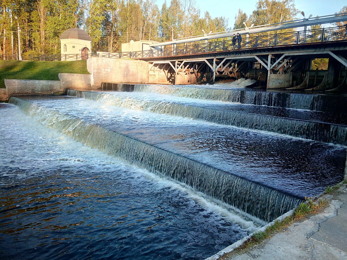 Водопад в Колпино