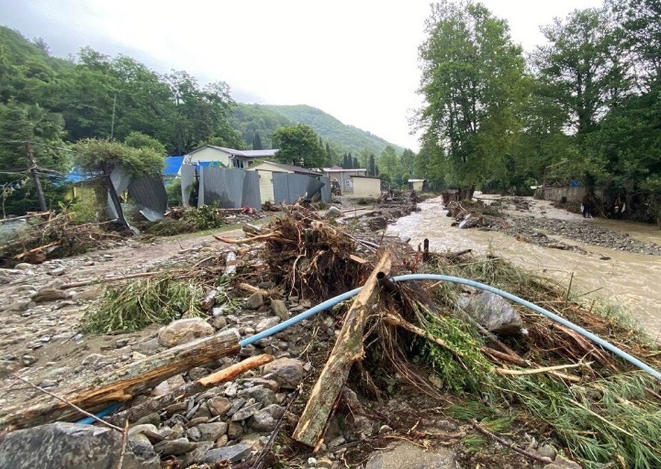     Дом семьи уплыл в море Олег УМАРОВ