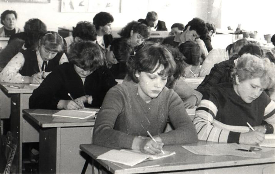 1970 год январь. Омский политехнический институт 80-е годы. Преподаватель университета СССР 80е. Колледж СССР. Студенты 1970.