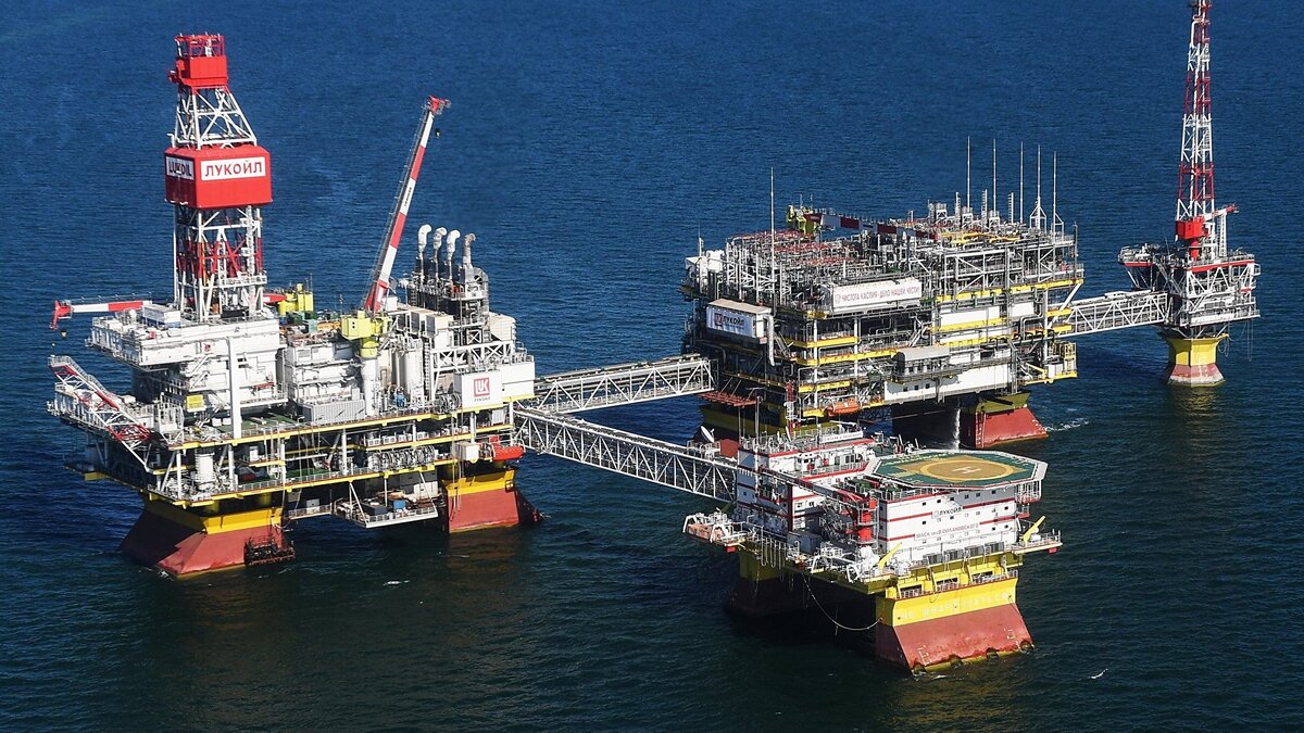    Добыча нефти.