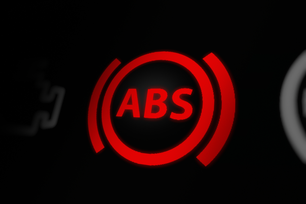 Почему горит красный значок. Значок АБС. Загорается лампочка АБС. Лампа ABS. Значок АБС на панели.