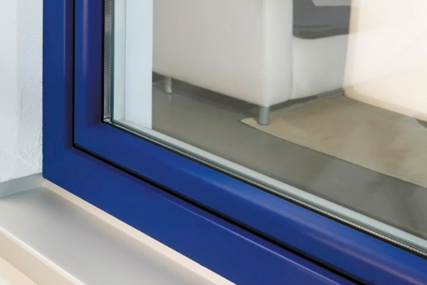 Крашеный профиль пластикового окна