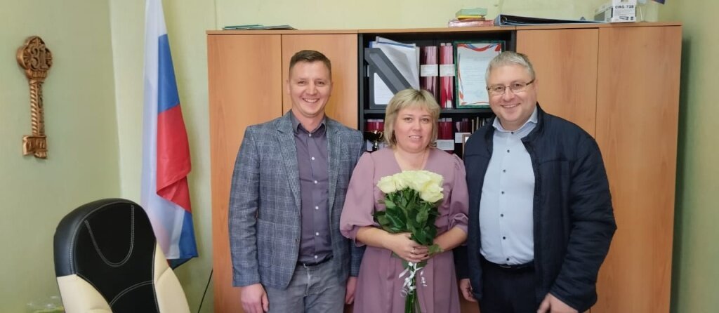 В Твери депутаты ТГД поздравили с Днем учителя педагогов городских школ