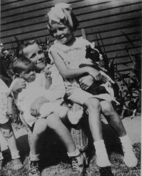 Маленькая Норма Джин и Типпи