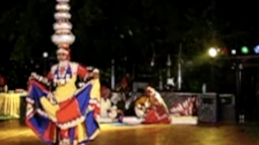 Порно видео голые индийские танцы