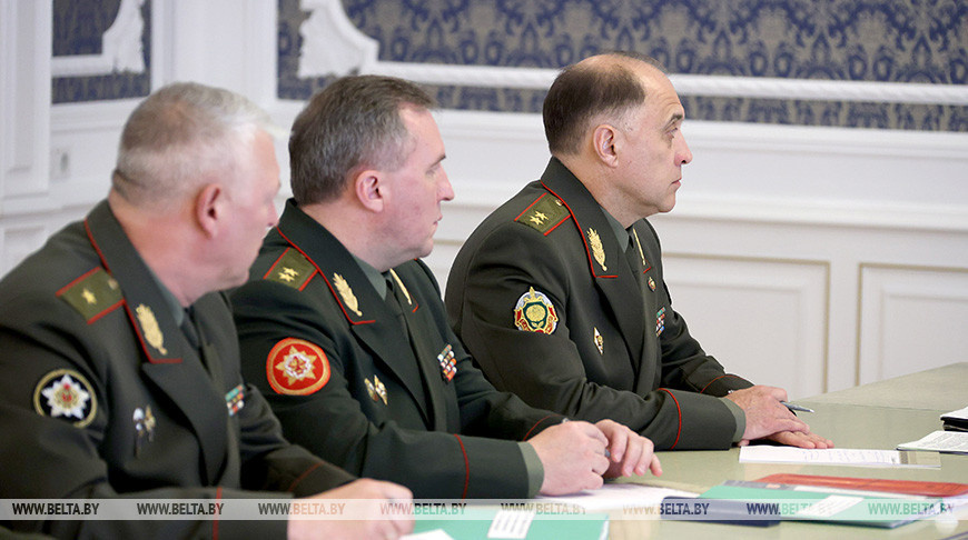    Во время совещания