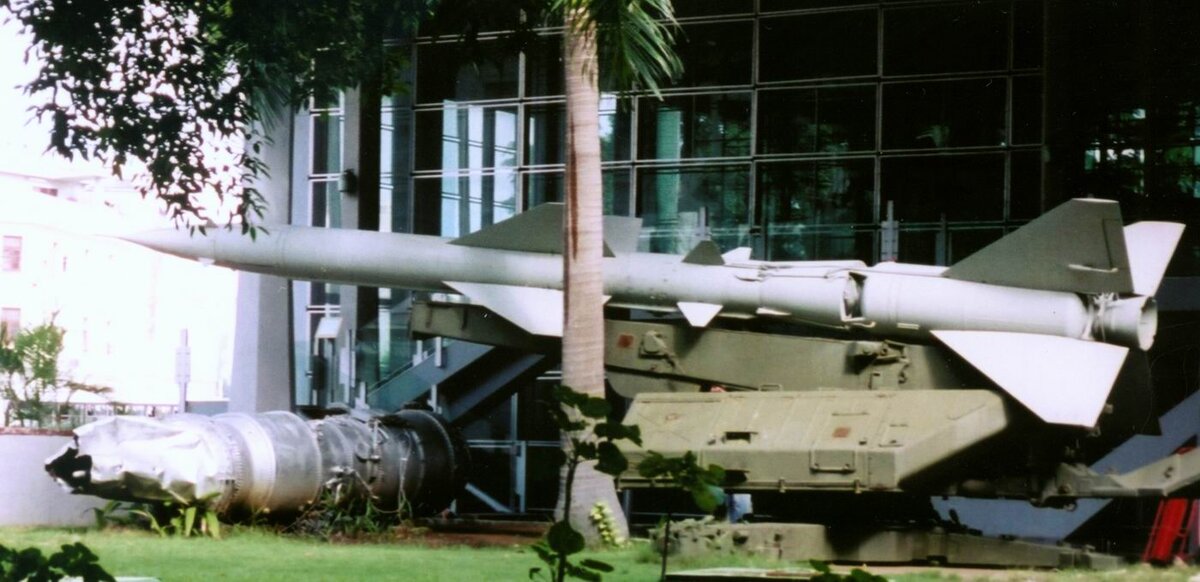 ЗРК С-75 и обломки Локхид У-2 в музее на Кубе