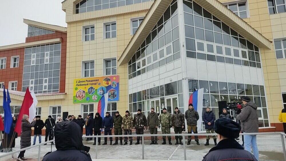     В соцсетях посты о проводах опубликованы жителями Сургута, Покачи, Радужного и Мегиона.